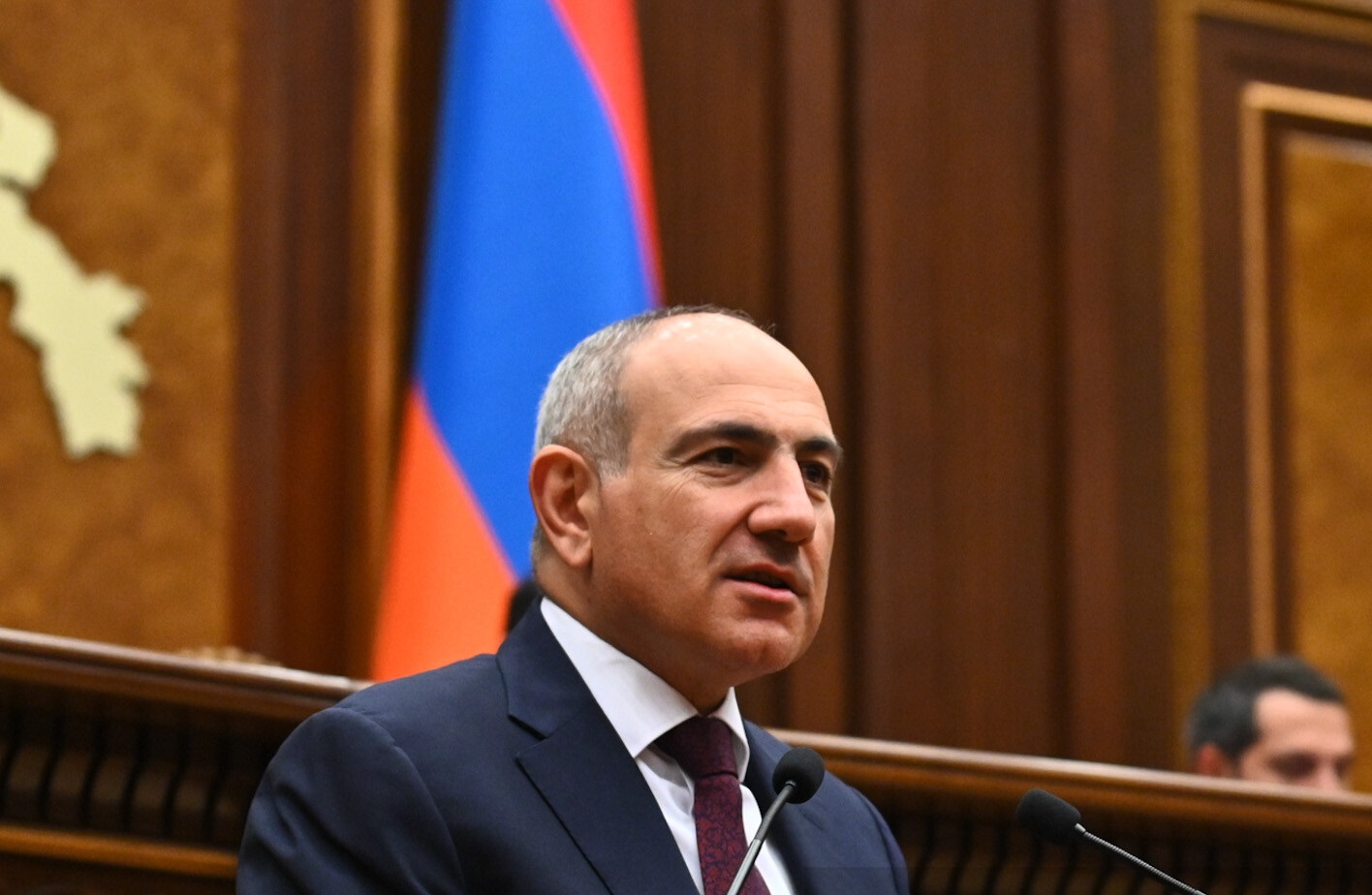 Paşinyan yenidən namizəd oldu