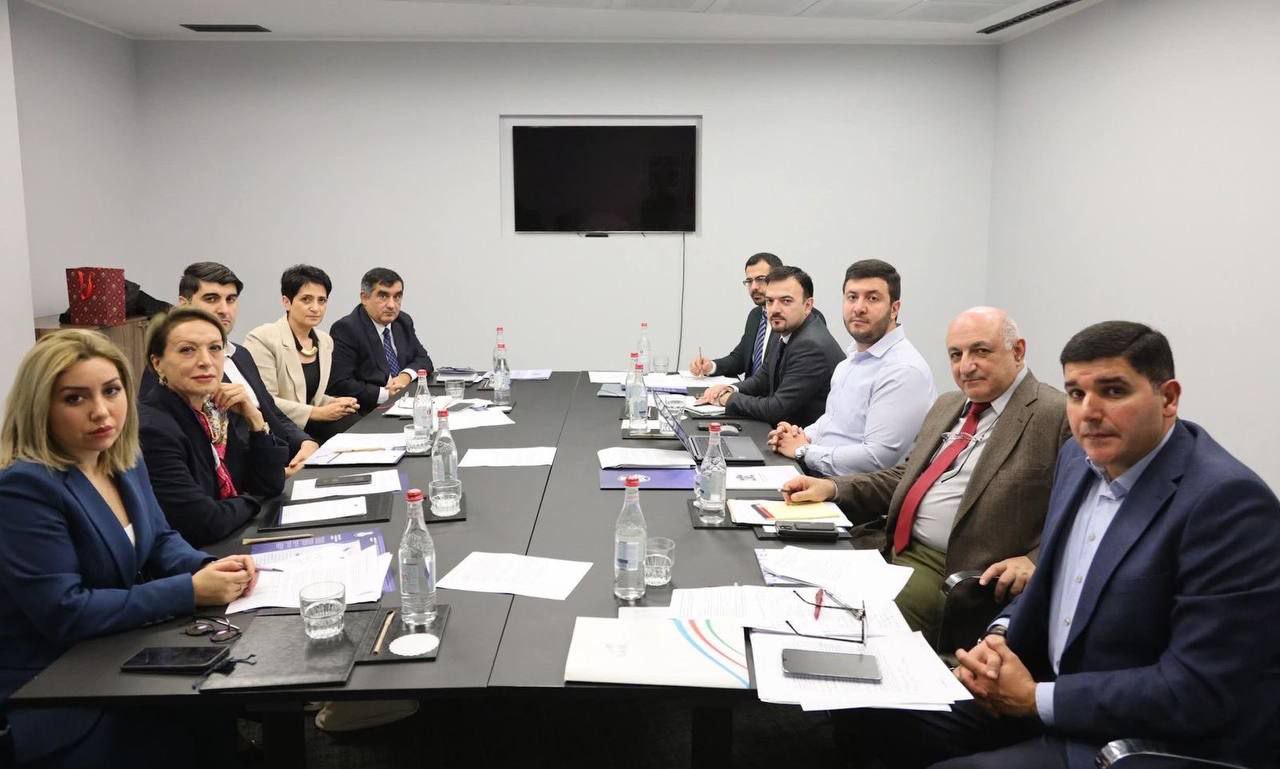 Ermənilər Bakıya gəlir