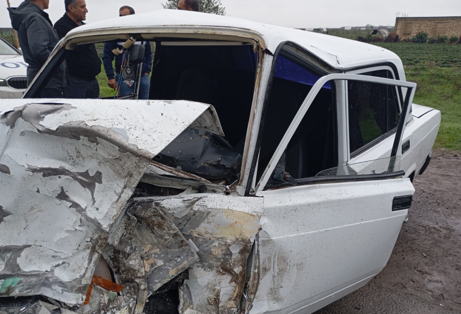 Maşın atla toqquşdu - Sürücü yaralandı