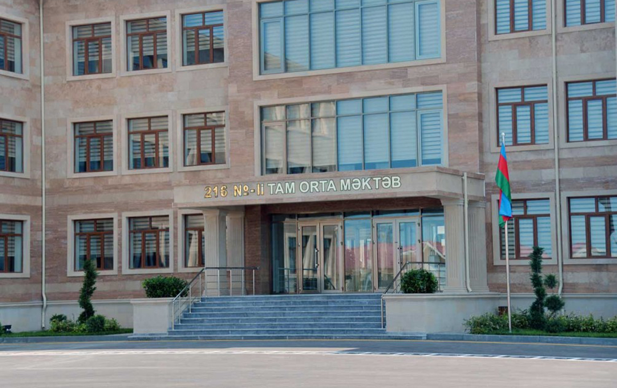 Bakıda məktəb direktoru ilə müəllim arasında qalmaqal