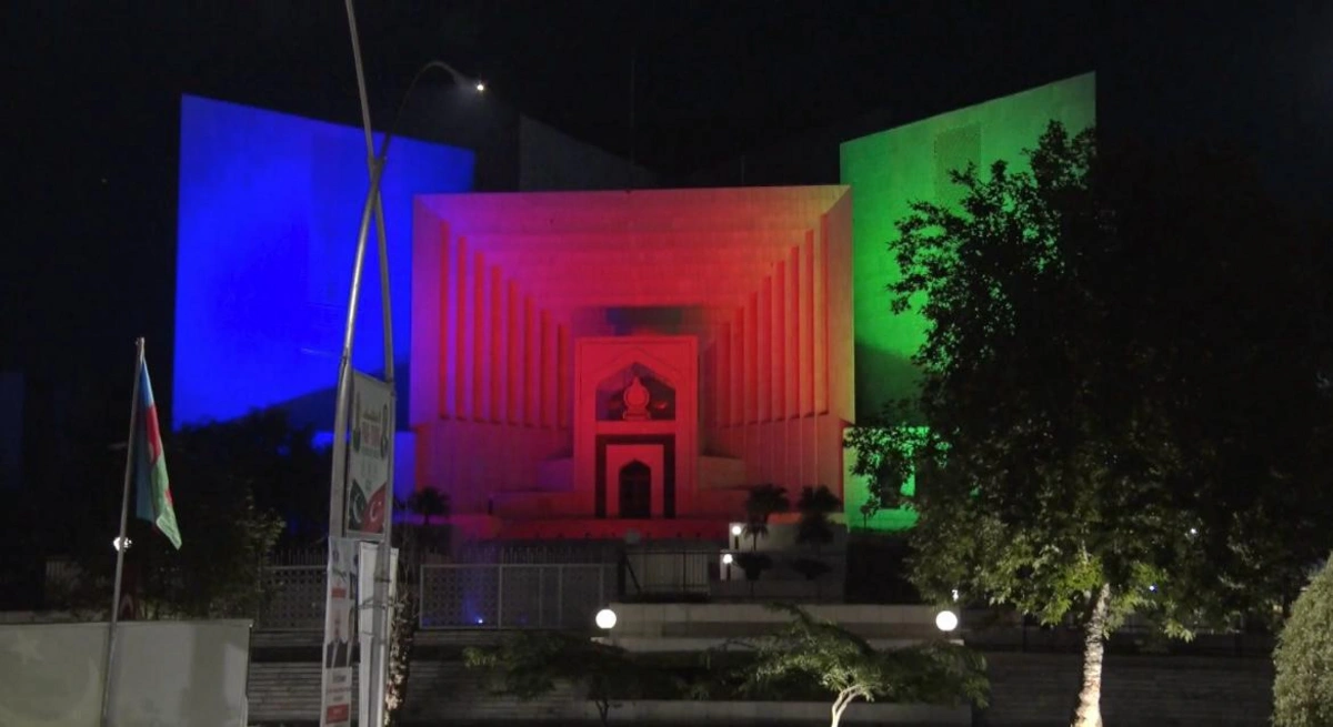 Pakistanın paytaxtı Azərbaycan bayrağına büründü - VİDEO