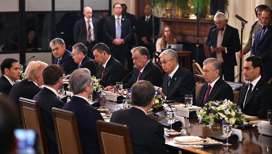 Mərkəzi Asiya liderləri Trampla hansı dildə danışıblar? - İkisi rus, biri ingilis, digərləri isə....