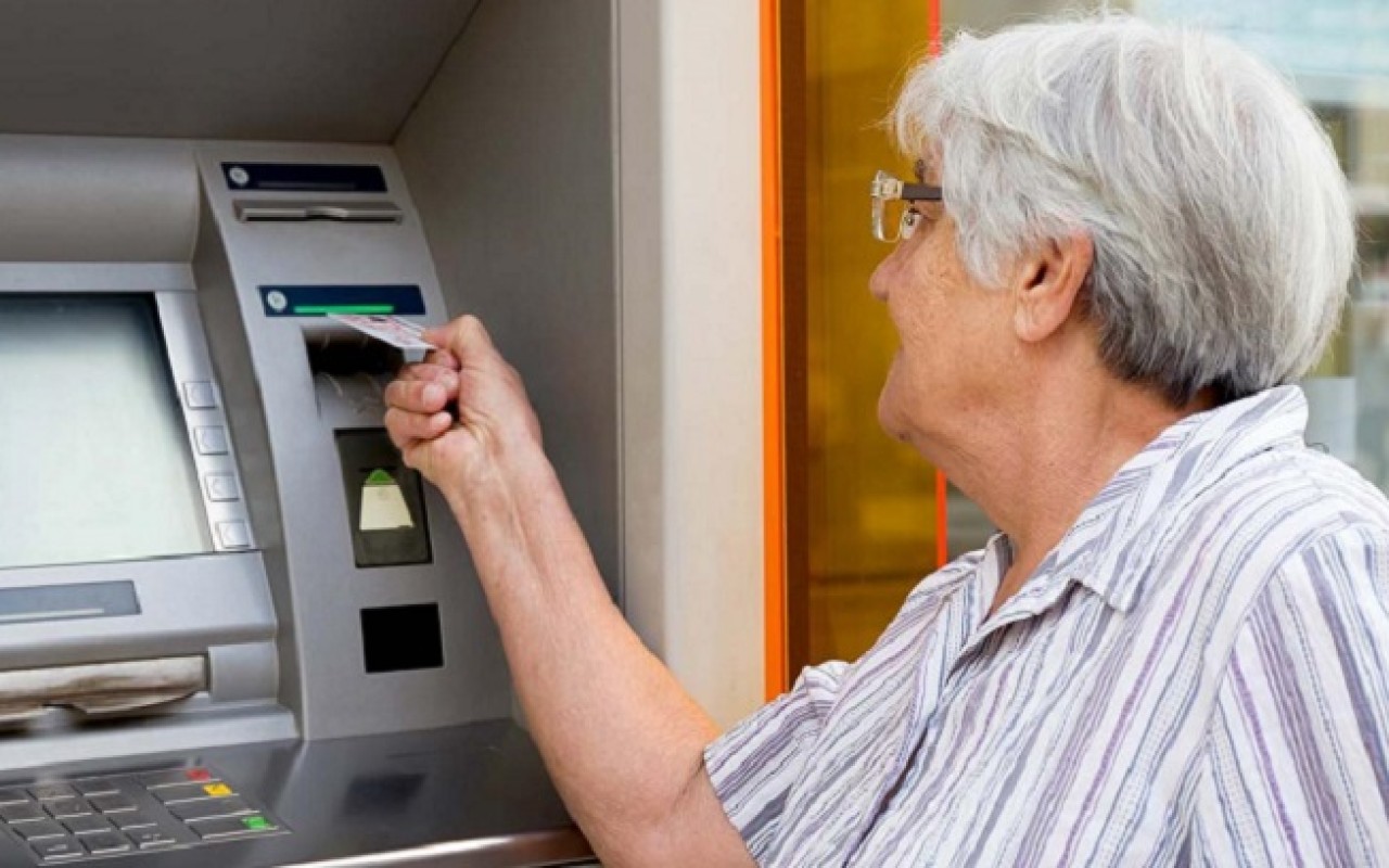 Naxçıvanda noyabrın pensiyaları ÖDƏNİLDİ