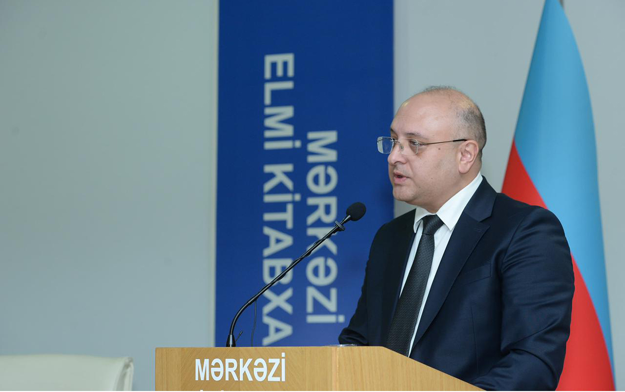 Mediada xarici sözlərin yersiz işlədilməsi ədəbi dilin normalarını pozur