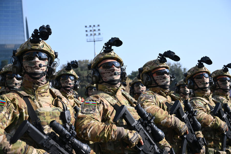 Bakıdakı paraddan möhtəşəm görüntülər - FOTOLAR