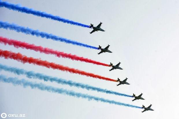 Azərbaycan qırıcıları Gəncə səmasında 