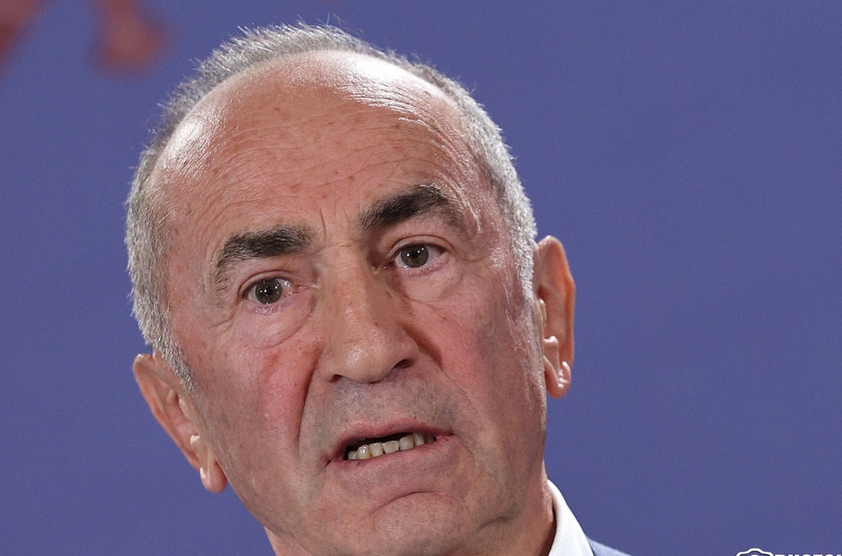 “9 noyabr sənədi Qarabağı qorumaq üçün son imkan idi” - Köçəryan