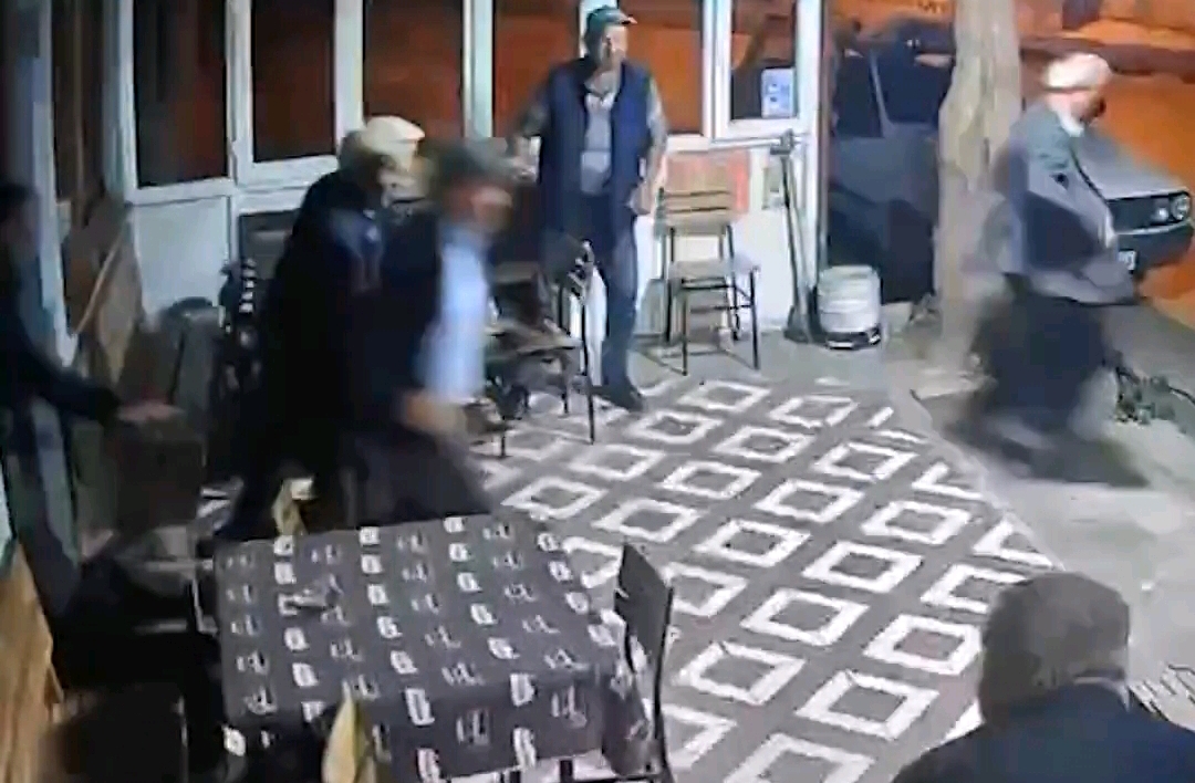 4.9 ballıq zəlzələ anı - GÖRÜNTÜ