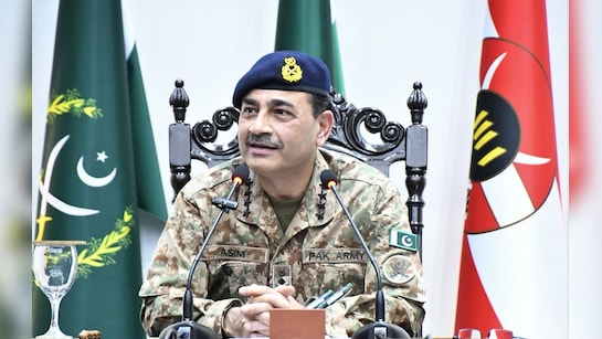 Zəfər Paradında iştirak edən feldmarşal Pakistanın faktiki lideri olacaq