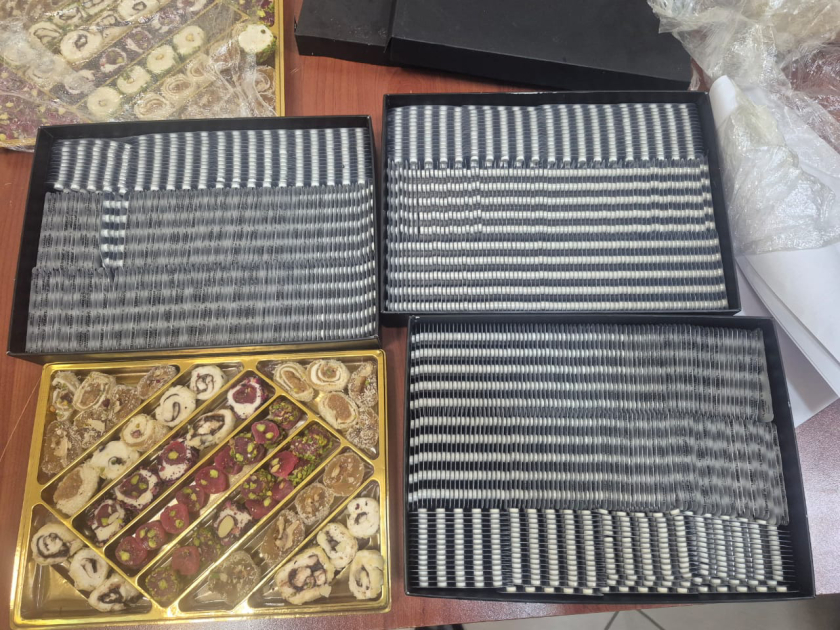 Şirniyyat içərisində dərman gizlətdilər - Gömrükdə əməliyyat