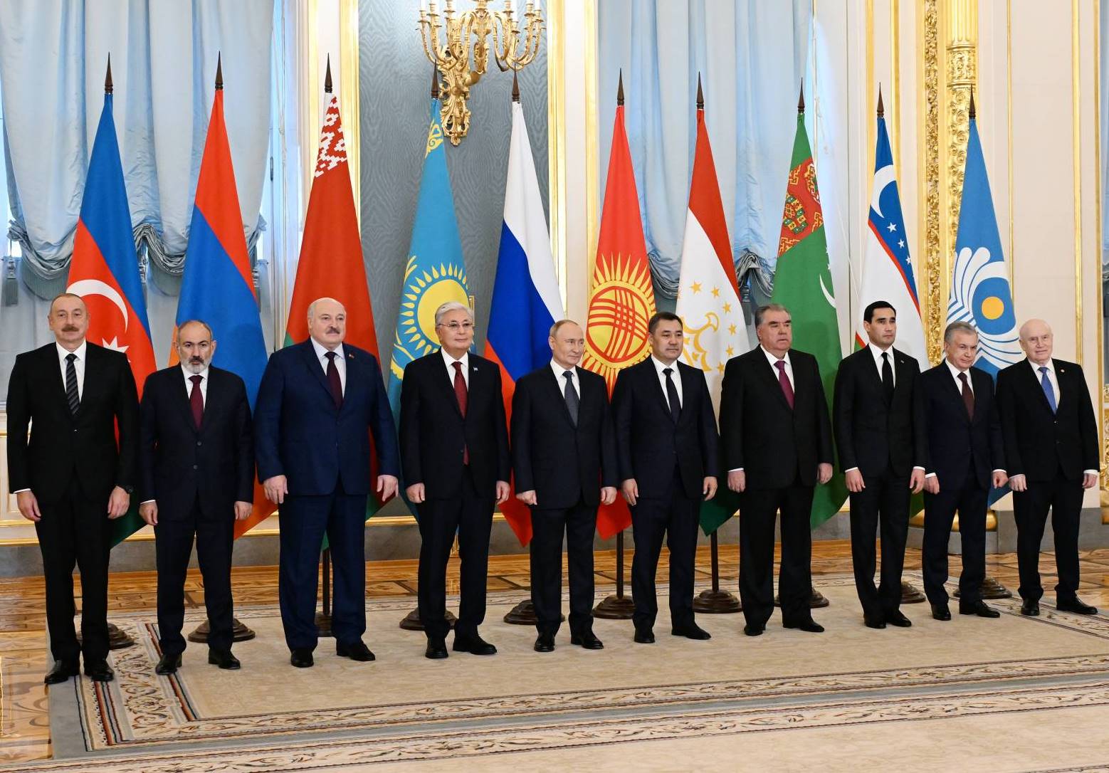 Putin MDB liderlərini Sankt-Peterburqa YIĞIR