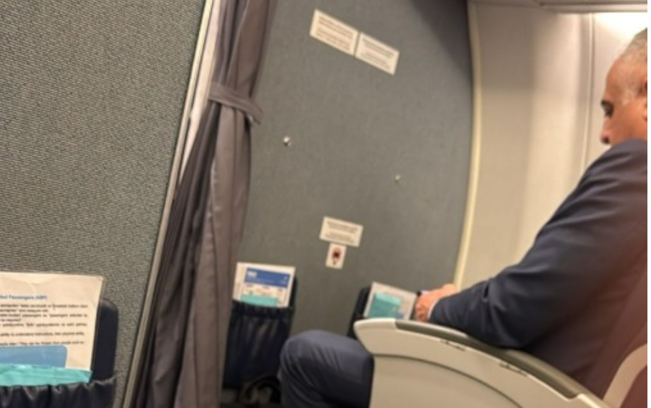 İşdən çıxarılan Fuad Nəcəfli Bakıya qayıtdı - FOTO