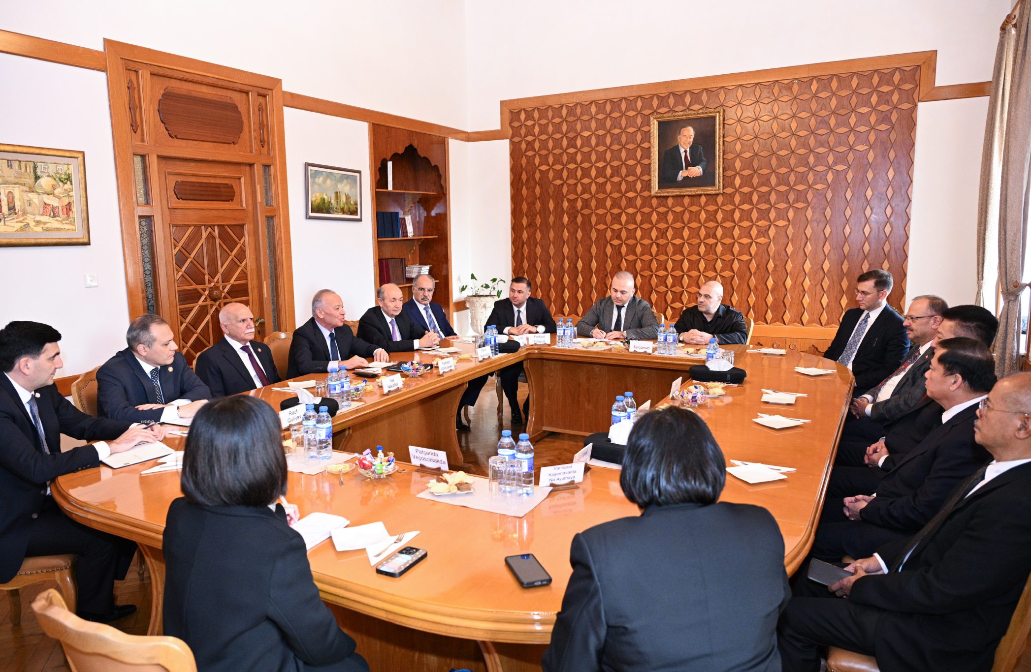 Konstitusiya Məhkəməsində beynəlxalq konfrans iştirakçıları ilə görüş 