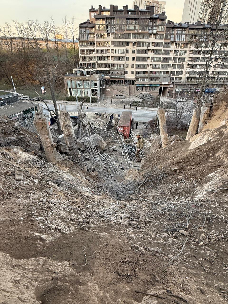 Rusiyanın son hücumu - Azərbaycan səfirliyinə ciddi ziyan dəyib