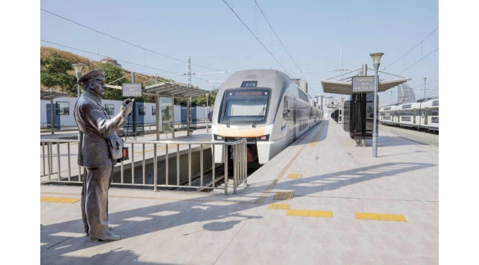 Bu il dəmir yoli ilə 8 milyondan çox sərnişin daşınıb