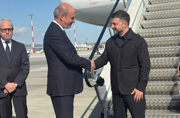 Zelenski Yunanıstandadır -