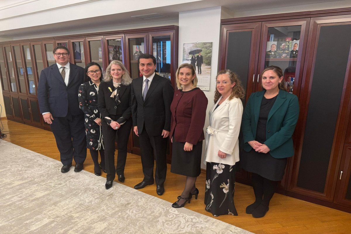 Hikmət Hacıyev ABŞ rəsmisi ilə Ermənistanla münasibətləri müzakirə etdi