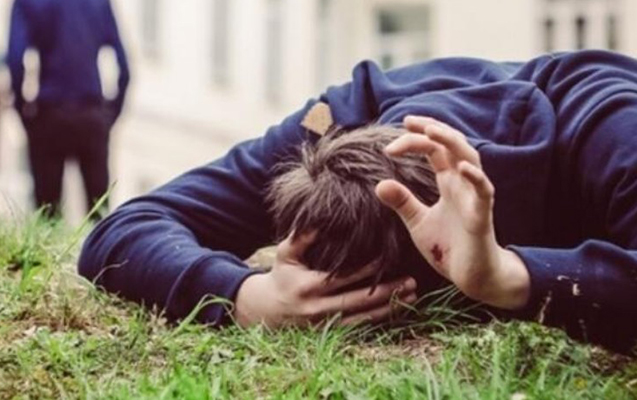 Qonşusunun qulağını dişləyib qopardı, həbs edildi