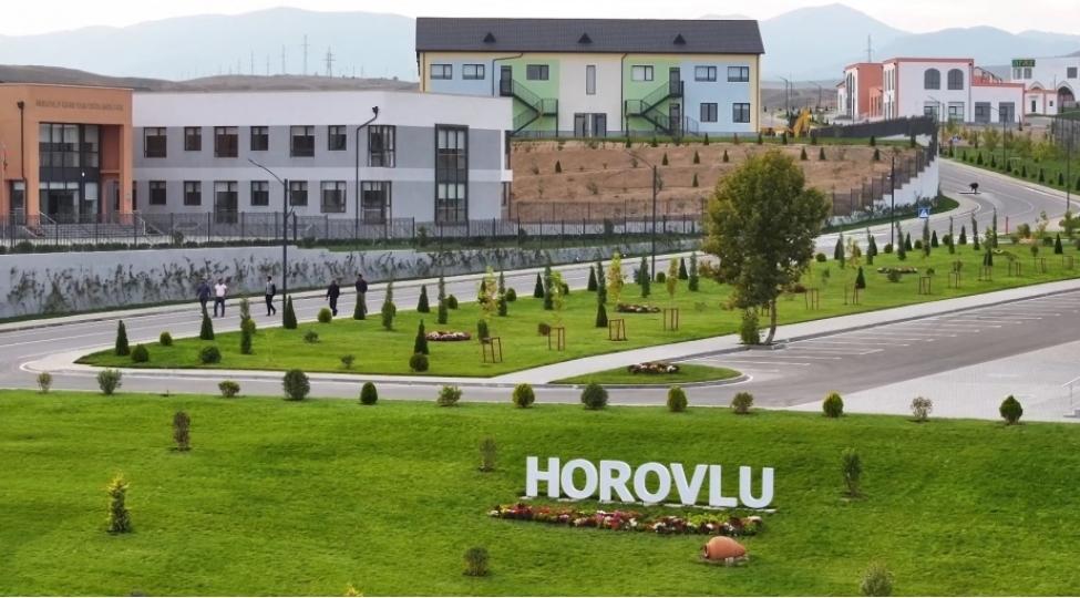 Köç karvanı Horovlu kəndinə çatdı