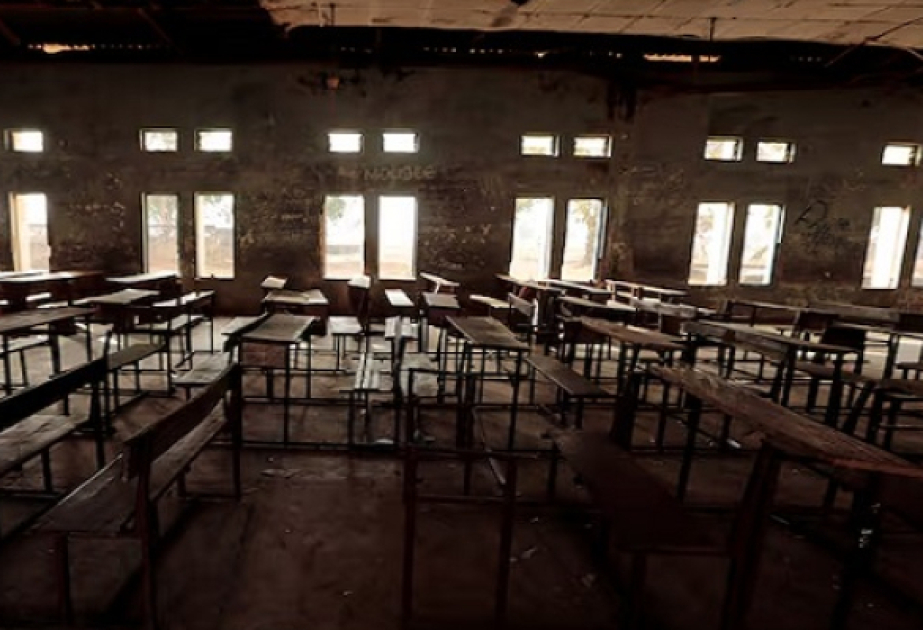 Silahlılar 300-dən çox məktəblini oğurladı