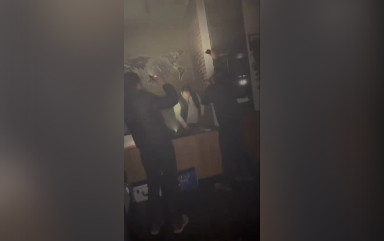 Yanan binanın təxliyə qapısı bağlı olub? - FHN-dən açıqlama