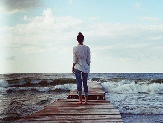 Bakıda şok olay - Ana 3 günlük körpəsini dənizə atdı