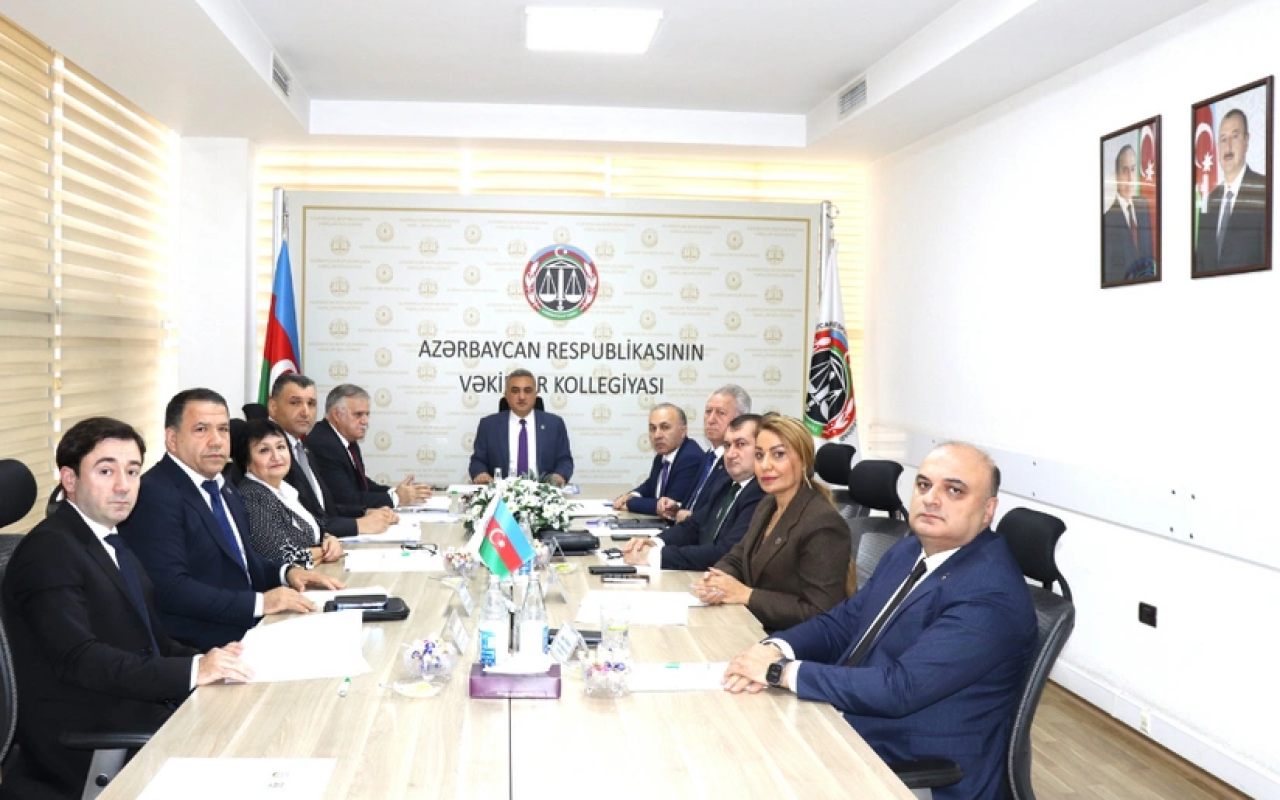 Bir vəkilin fəaliyyətinə xitam verildi - Kollegiyadan çıxarıldı 