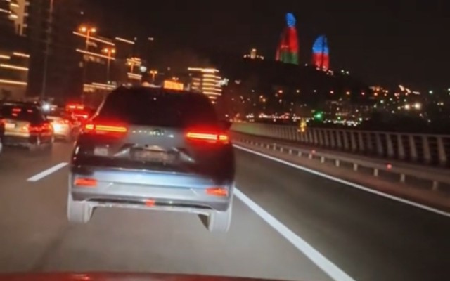 Nömrəsiz avtobus zolağına daxil olan sürücü qazi imiş