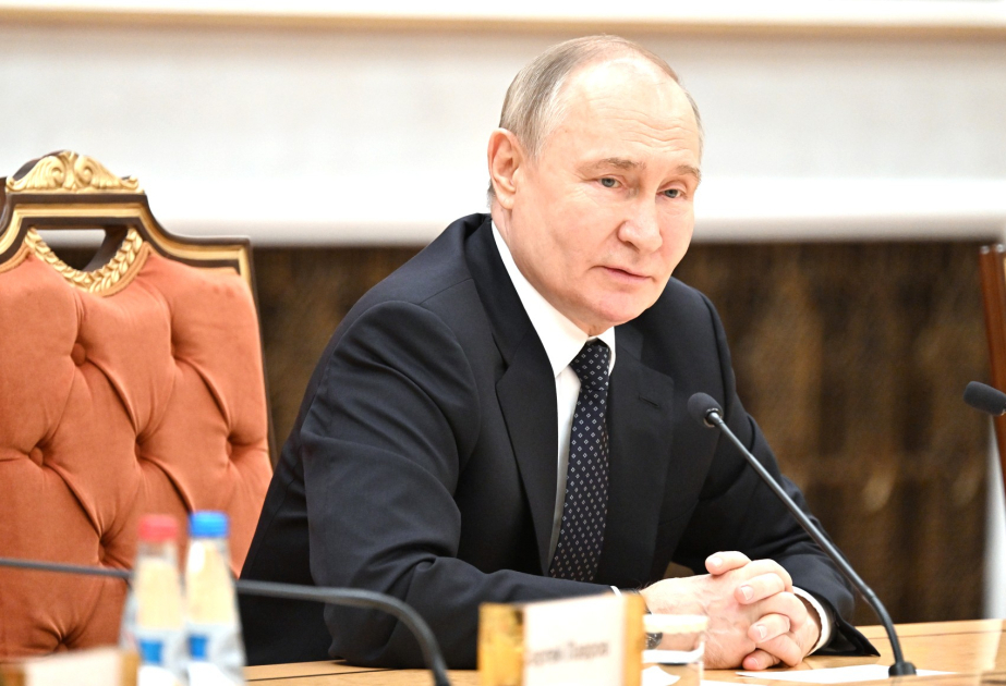 Putin Qırğızıstana gedib