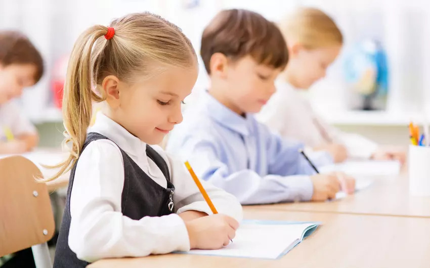 Azərbaycanda rus bölməsində oxuyan şagirdlərin sayı AÇIQLANDI