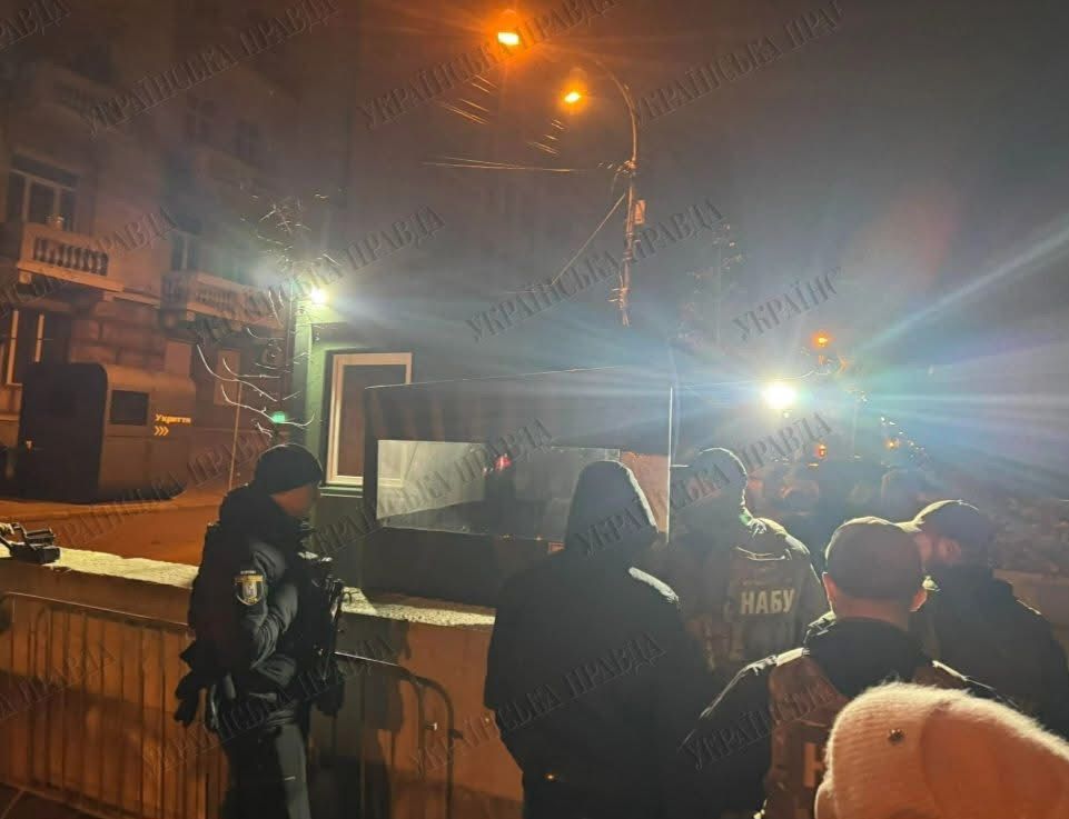 Zelenskinin “sağ əli”nin evində axtarış aparılır?