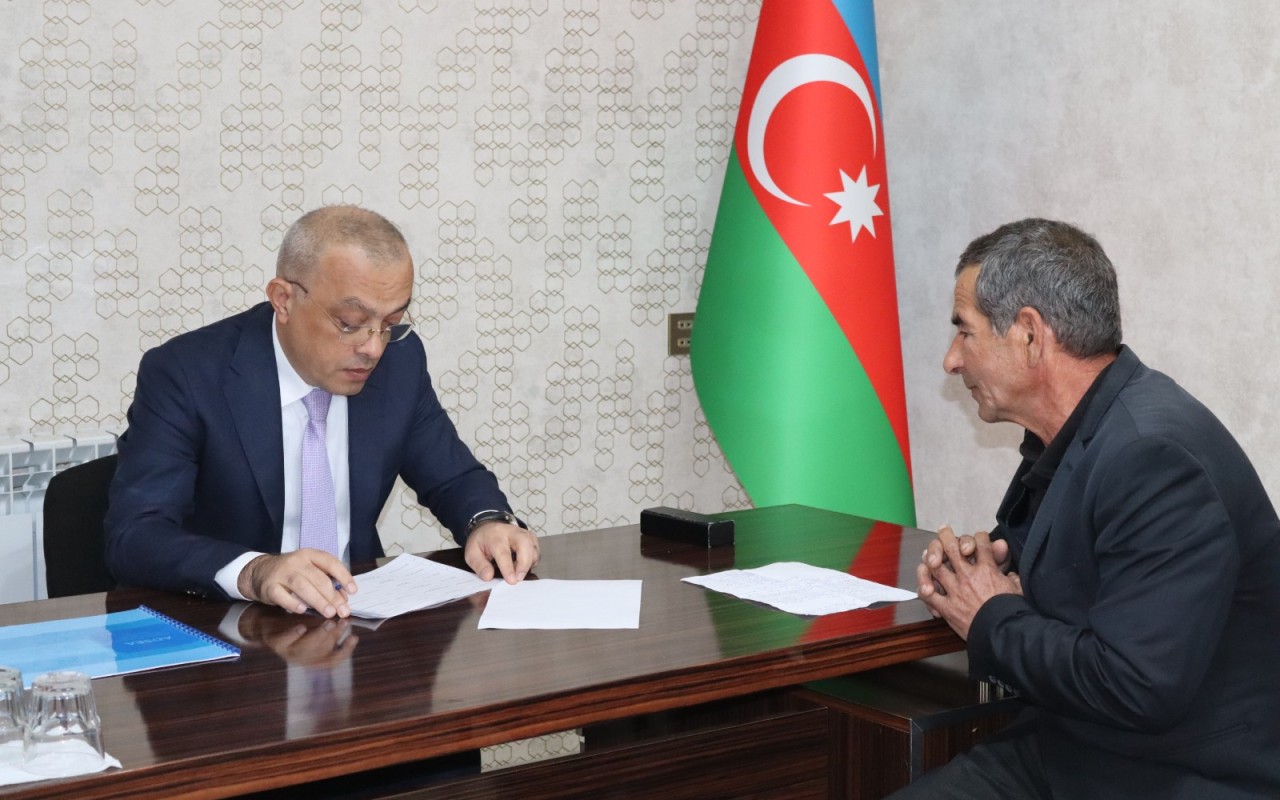 Zaur Mikayılov Yevlaxda vətəndaşların müraciətlərini dinlədi - FOTOLAR