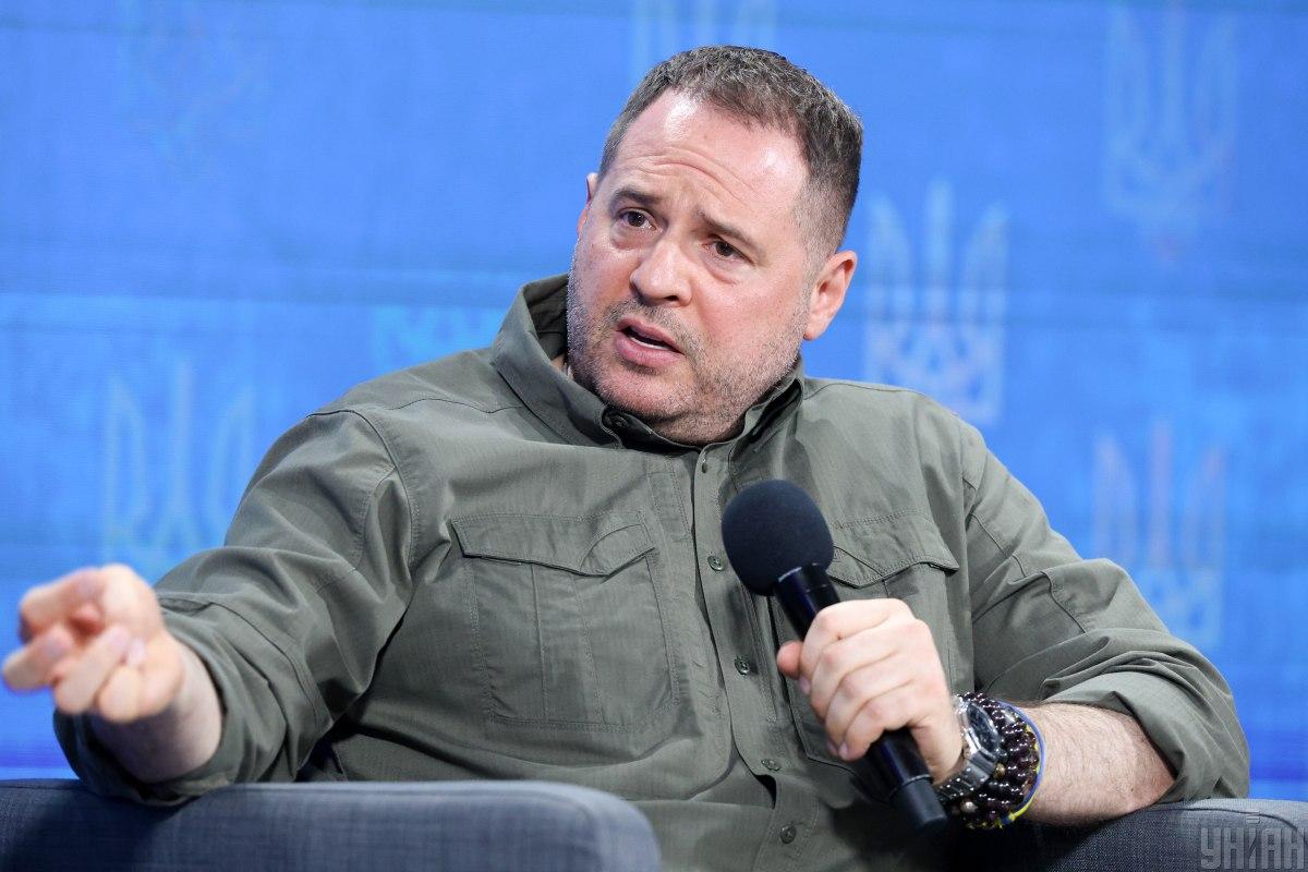 Zelenskinin istefa verən “sağ əli” cəbhəyə GETDİ