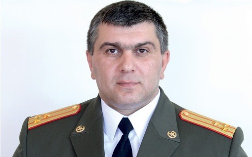 Ermənistanda general axtarışa verildi