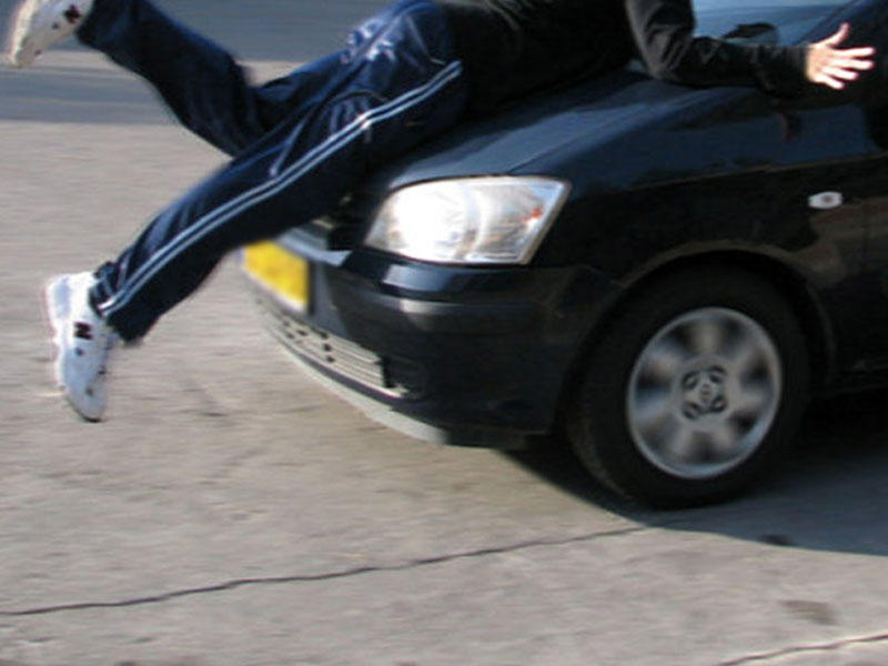 Bakıda maşın piyadanı vuraraq öldürüb