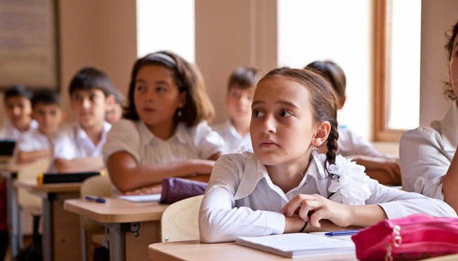 30 şagirdə dərs demək tam ştata bərabər işdir - DEPUTAT