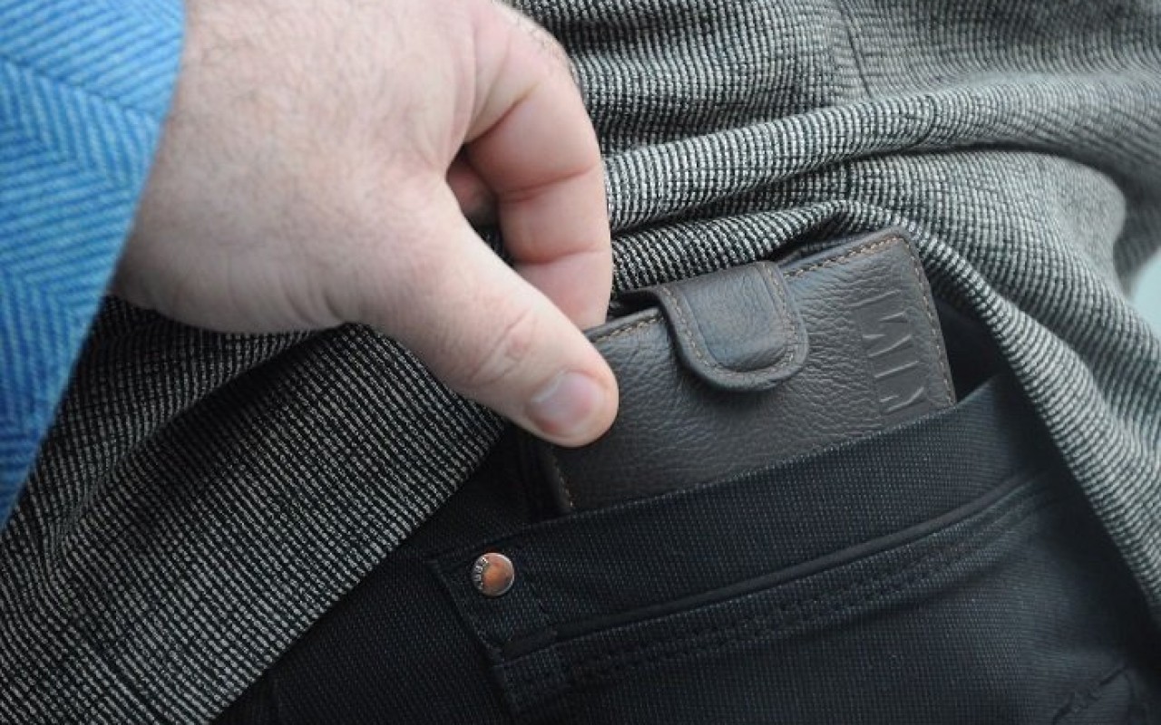 Masazırda qadının pul kisəsi oğurlandı