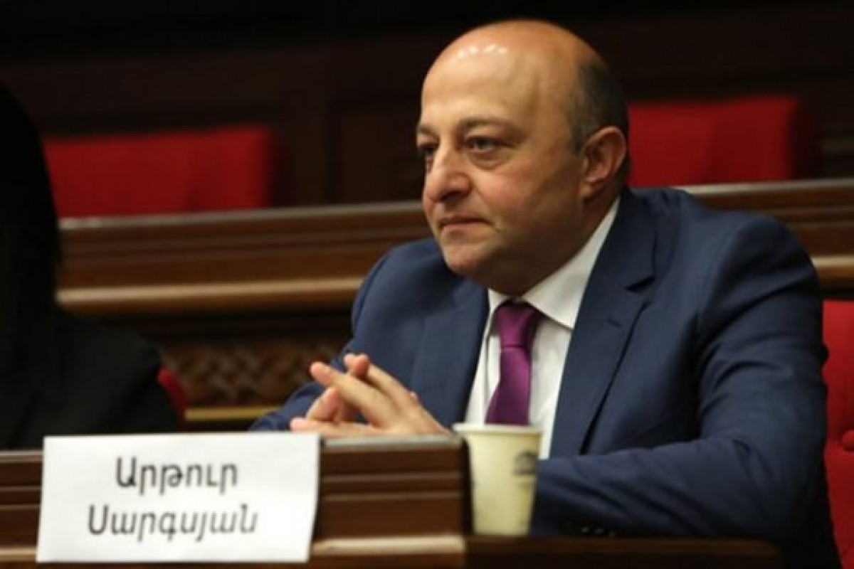 Ermənistanda müxalif deputat həbsdən azad edildi