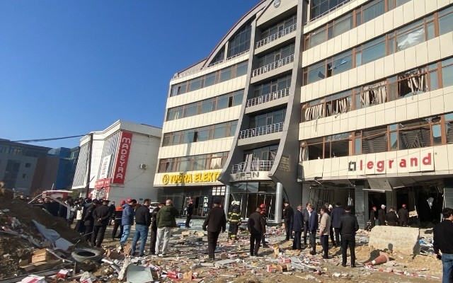 "AFEN Plaza"da partlayışda xəsarət alanlardan üçü evə buraxıldı