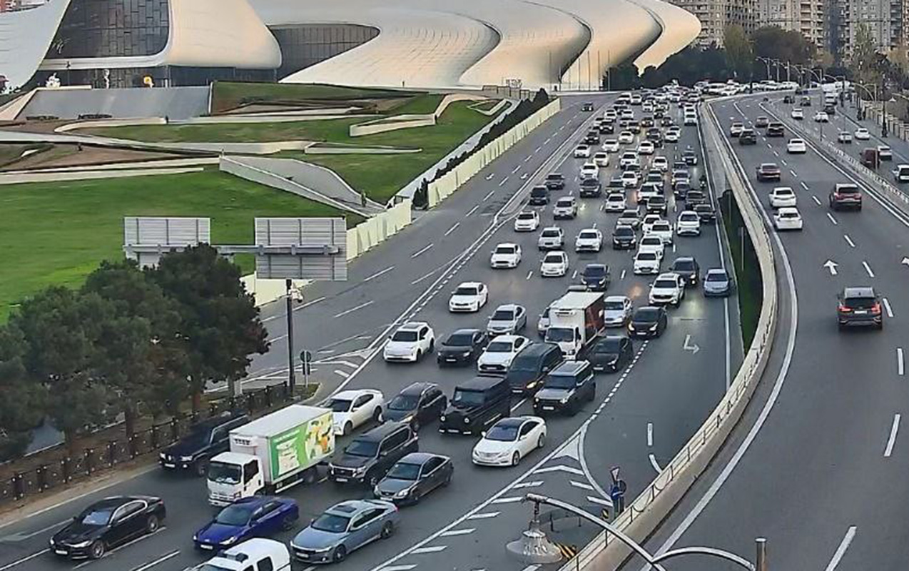 Bakının tıxaclı YOLLARI