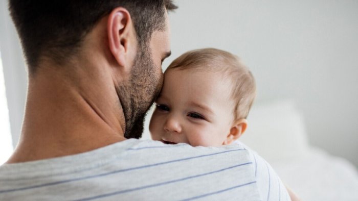 14 günlük atalıq məzuniyyətinin artırılması istisna edilmir - DEPUTAT