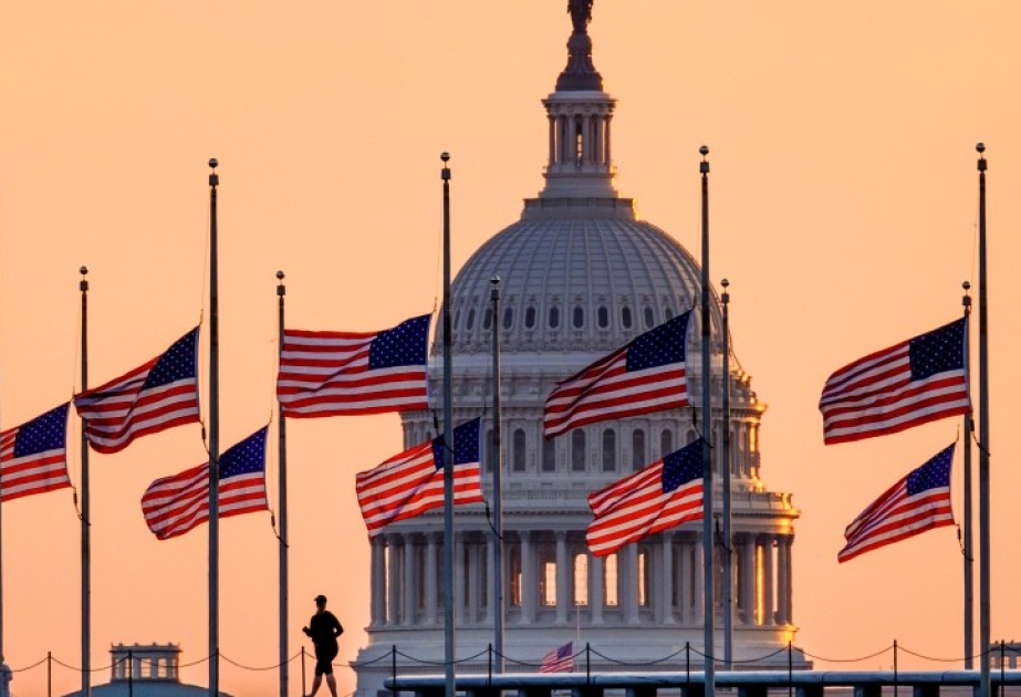 ABŞ-da bayraqlar yarıya qədər endirildi