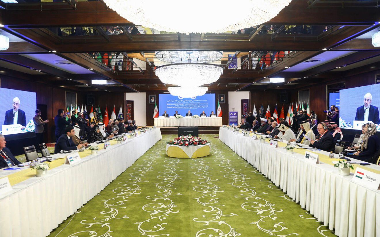 ABŞ ordusu gəmiyə zərbə endirdi