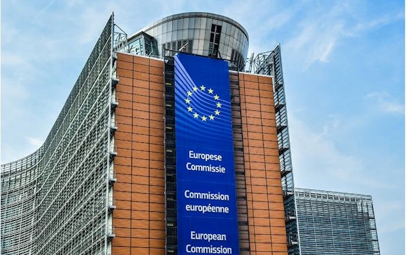 X Avropa Komissiyasının reklam hesabını SİLDİ