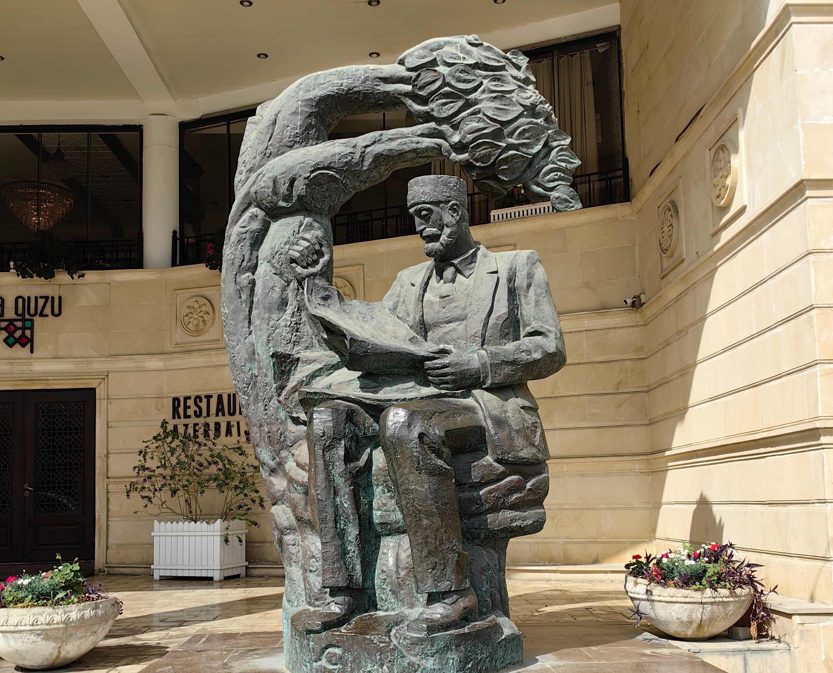 Zərdabinin heykəlinin yerinin dəyişdirilsin! - ANAR