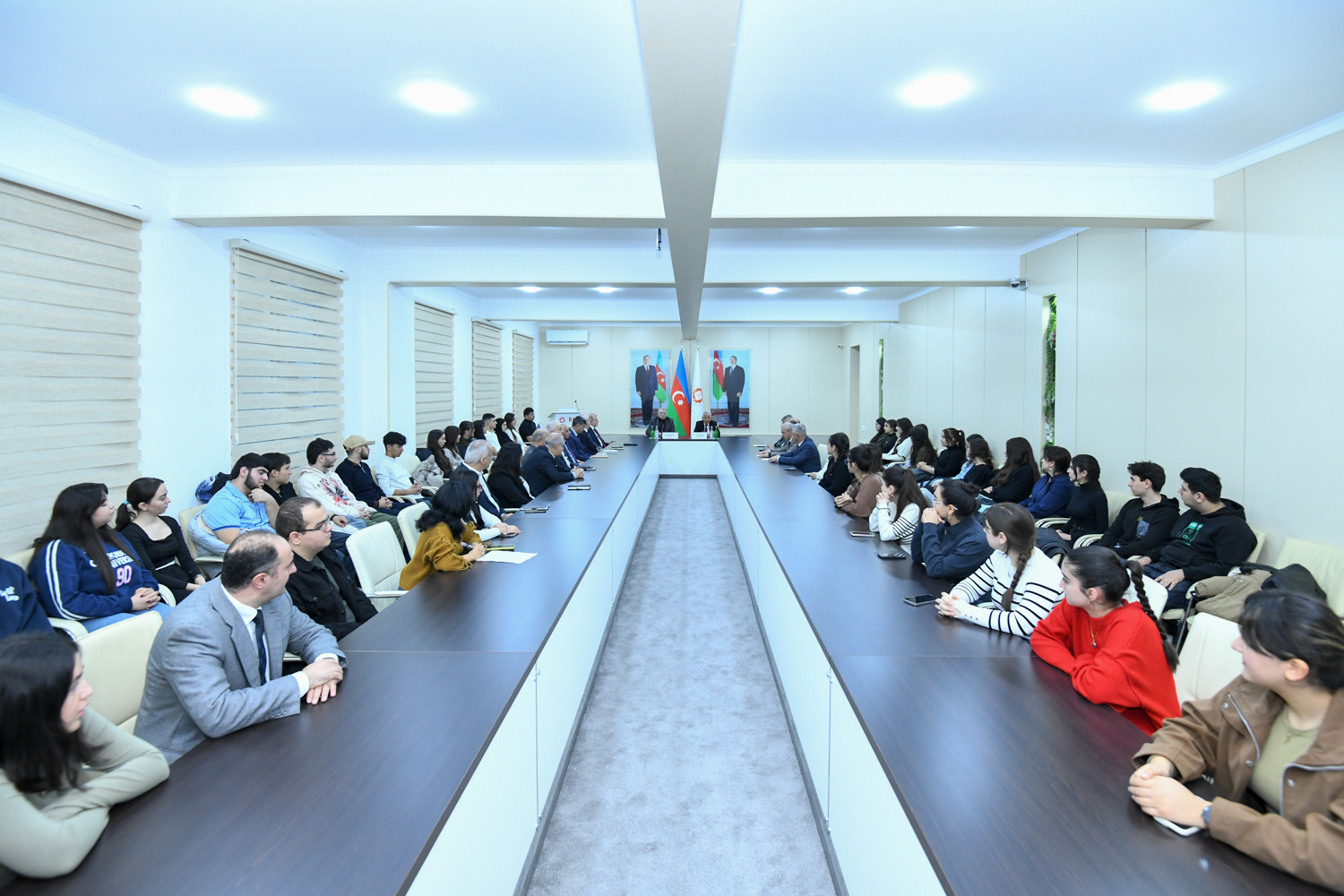 BMU-da dünya şöhrətli alimlə görüş keçirilib - FOTO