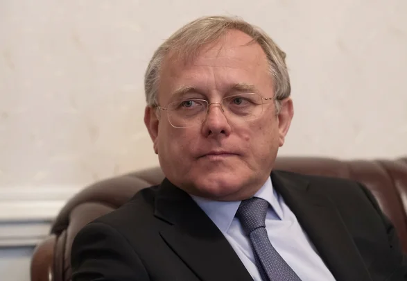 70 yaşlı səfir öldü