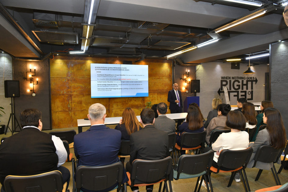 Nazirliyin əməkdaşları üçün təlim keçirildi - FOTOLAR