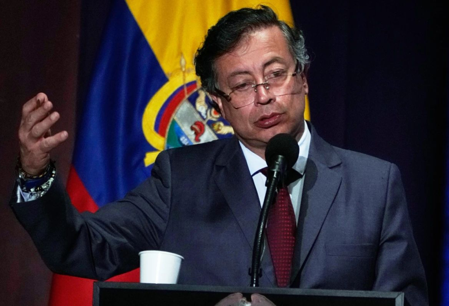 Tramp daha bir prezidenti hədələdi: