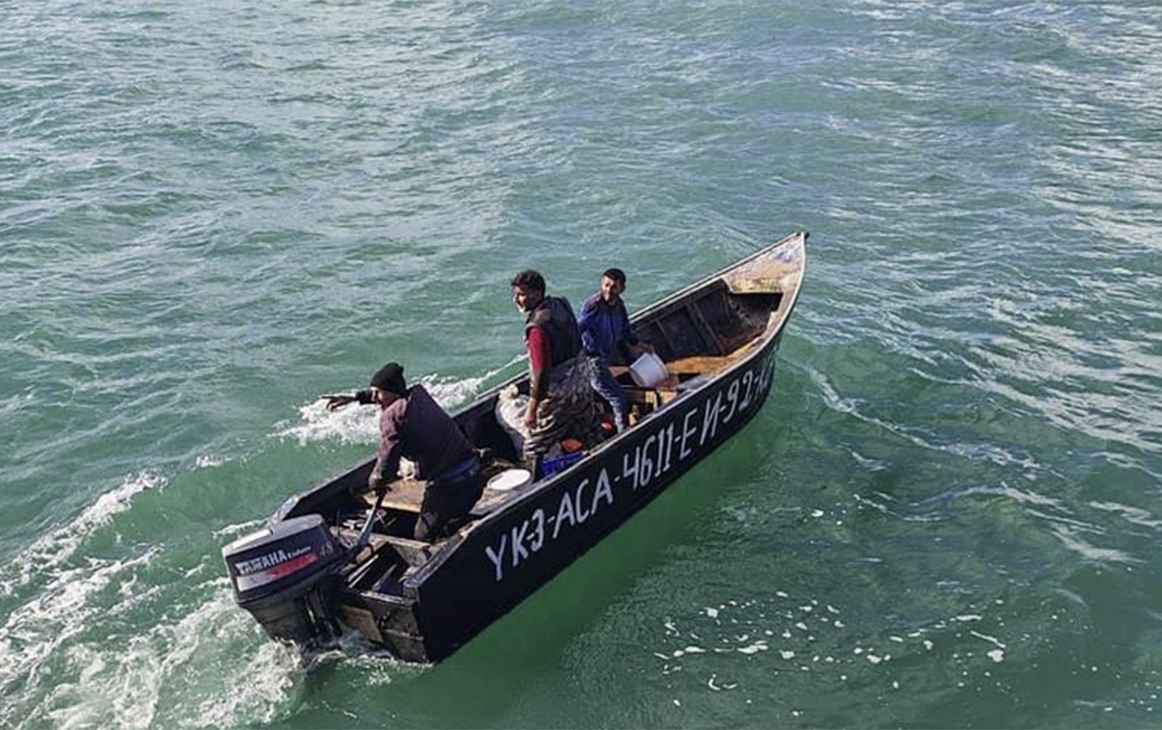 Bu halda kiçikhəcmli gəmilərin hərəkəti qadağandır!